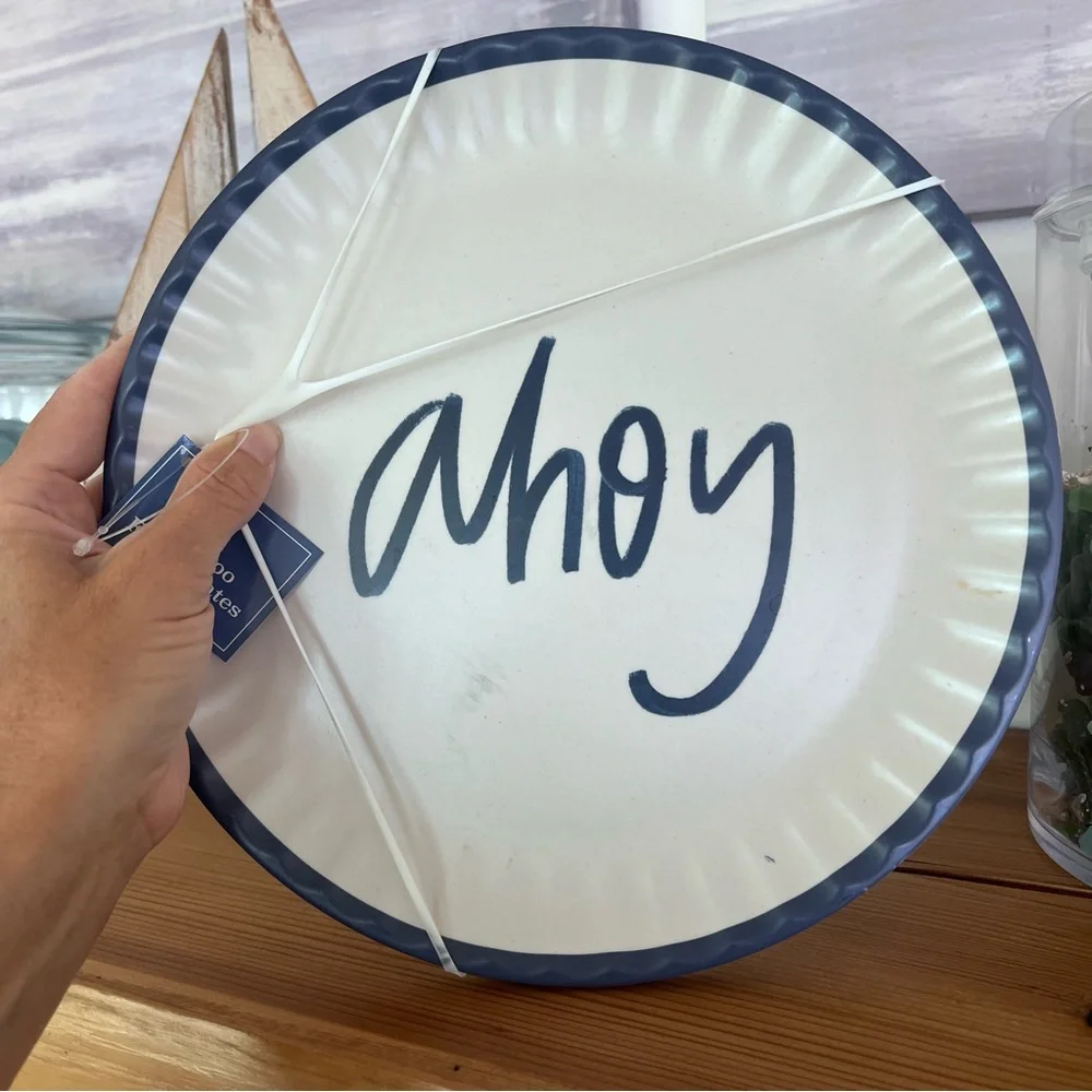 Set of 4 plates